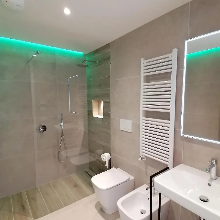 New Marina Apartments Torri Del Benaco Italien